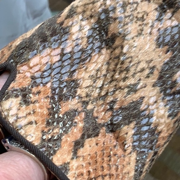 TAHARI  Clementine Snakeskin Look Flats Soft Leather Lined 8M VGUC - Picture 2 of 13